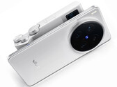 Vivo is expected to use the X300 and X300 Pro as showcases for several new camera innovations, X200 Ultra pictured. (Image source: Vivo)