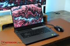 The Dell G16 has two SO-DIMM and M.2 slots for upgradability. (Source: Christian Hintze for Notebookcheck)