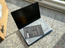 Lenovo IdeaPad Slim CB