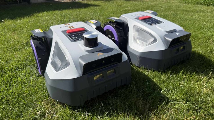 The Anthbot M9 (front) differs from the Anthbot M9 (back) in its LiDAR tower and racing stripes.
