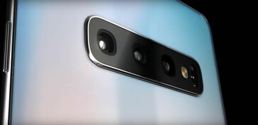 The Galaxy S10+ will have a total of five cameras (Image source: YouTube)