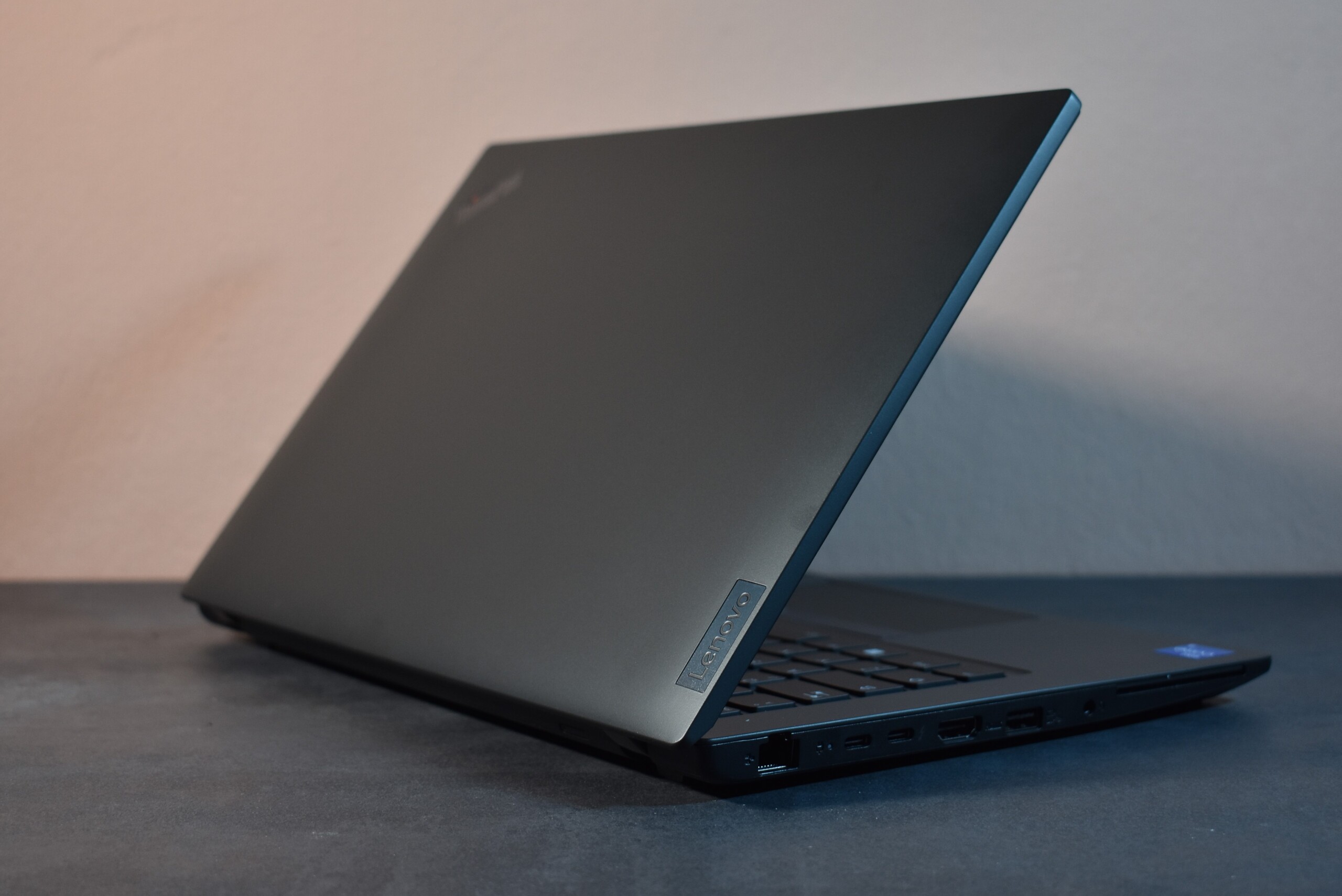 Lenovo ThinkPad L14 Gen 4 Intel Review: Not up to par Lenovo ThinkPad L14 Gen 4 Intel Review: Not up to par