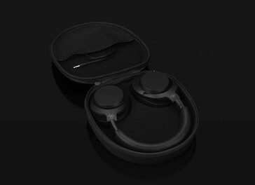 The Final UX5000 high-resolution wireless headphones come with a carry case. (Image source: Final)