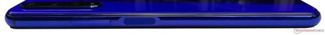 Right: volume rocker, fingerprint sensor/power button