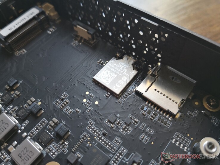 Soldered AX201 Wi-Fi 6 WLAN modules sits underneath the M.2 SSD. We experienced no connectivity issued when paired to our Netgear RAX200 router