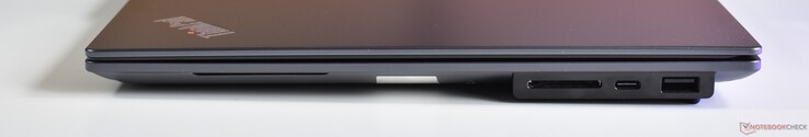 right: SD card reader, Thunderbolt 4, USB-A 3.2 Gen 2