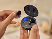 The LG TONE Free T90 earbuds can be recharged wirelessly via the Qi standard. (Image source: LG)