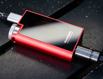 The iBasso Nunchaku supports 4.4 mm balanced and 3.5 mm single-ended headphone jacks. (Image source: iBasso)