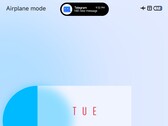 A MIUI theme developer has created a Dynamic Island-esque look for Xiaomi phones. (Image Source: Vaibhav Jain on Twitter)