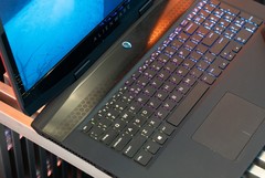 Upcoming Alienware m17 will be 7 mm thinner than the Alienware 17 R5 (Source: Dell)