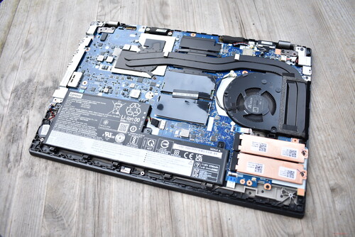 A look inside the ThinkPad P15v (Image: Benjamin Herzig)