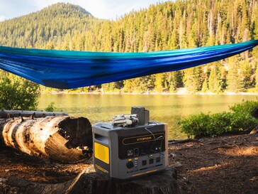 The Vtoman FlashSpeed 1500 portable power station features an immense 1,548 Wh capacity and a peak power of 3,000 W (Image source: Vtoman)