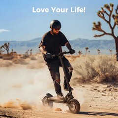 The iScooter iX7 Pro off-road e-scooter boasts a 720 Wh battery and offers up to 50 miles (80 km) of range (Image source: iScooter) 