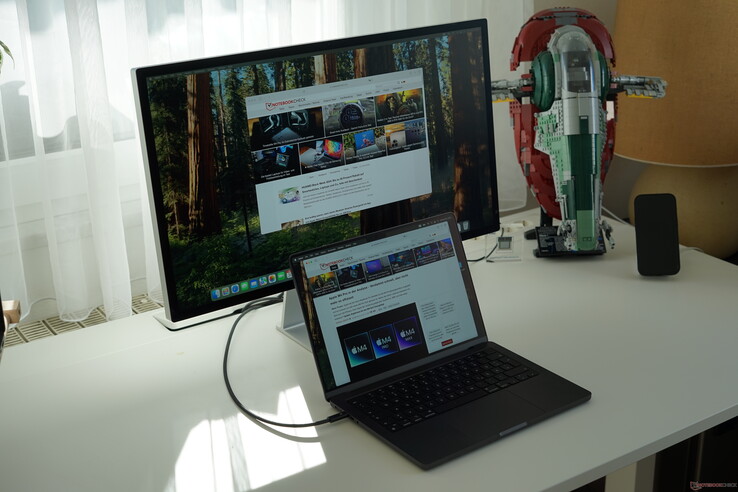 MacBook Pro 14 with external display