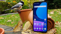 The Fairphone 5 was a big step for the sustainable brand, but it is an expensive device, so bringing the price down is the next move. (Image source: Daniel Schmidt / Notebookcheck)