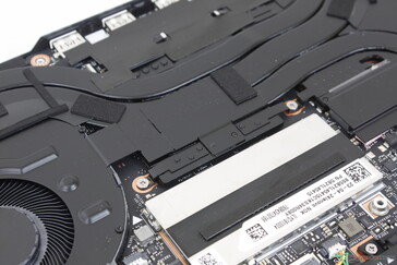 Aluminum shielding over the single 1x DDR5 SODIMM slot