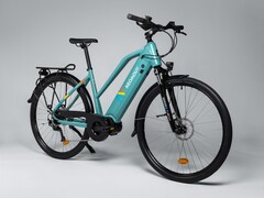 The 2024 Neomouv Raipon 2 VTC e-bike is available at Decathlon France. (Image source: Decathlon)
