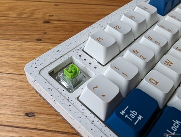 ESC key removed to show the Kailh Sonic53 linear switch