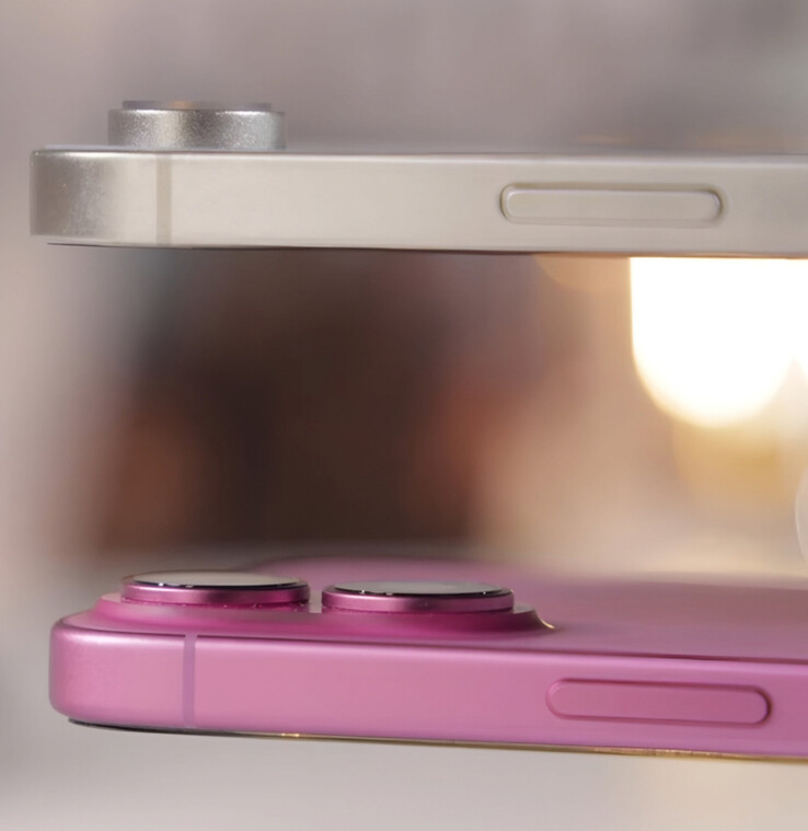The camera on the iPhone SE 4 appears to jut out far farther than on the iPhone 16. (Image source: Majin Bu)
