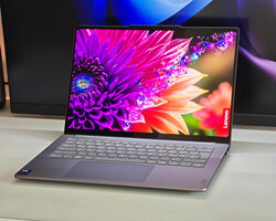 90.4 % review rating: Lenovo Yoga Pro 7 15IPH11