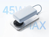 Xiaomi's new 45 W power bank charging a Xiaomi 17 Ultra.