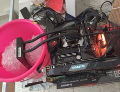 AMD Ryzen 7 4700G Renoir pushed to almost 5 GHz (Source: Wccftech)