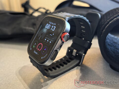 The Huawei Watch Fit 4 Pro costs €279 in the EU. Pictured: the smartwatch in black. (Image source: Notebookcheck)
