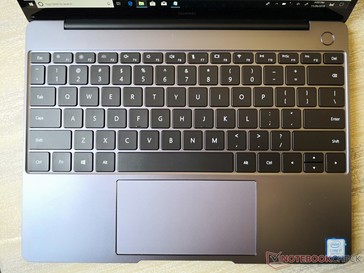 Wide trackpad and large keys for the screen size