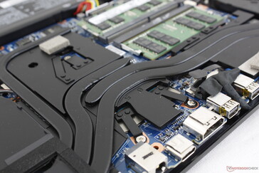 GPU and CPU share most of the cooling. We can notice no electronic noise or coil whine from our test unit