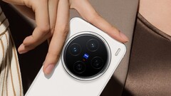 Vivo&#039;s product manager Han Boxiao has released new photos from the Vivo X200&#039;s Zeiss camera. (Image source: Weibo)