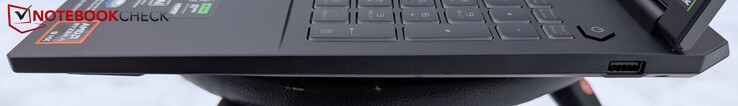 Right: 1x USB-A 3.2 Gen2