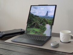 The ThinkBook Plus Gen6 houses a 16.7-inch OLED screen in a 14-inch form factor (Image source: Notebookcheck)