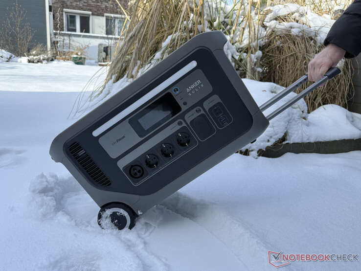 Trolley function of the Anker Solix F3000