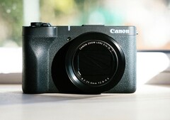 Canon is finally to develop a new flagship compact camera.