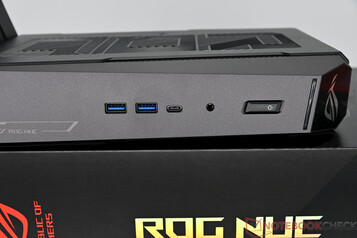 Asus ROG NUC 15 - Connectors on the front