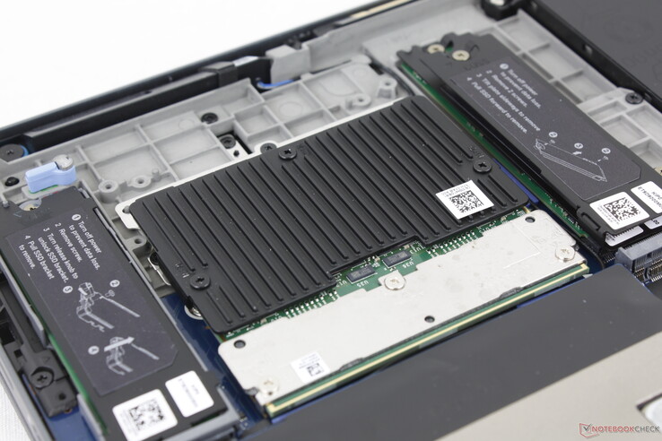 The CAMM2 RAM module sits in between the two SSD slots