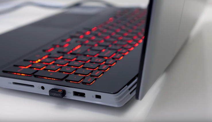 Screen and rear vents. (Image source: Jarrod'sTech)