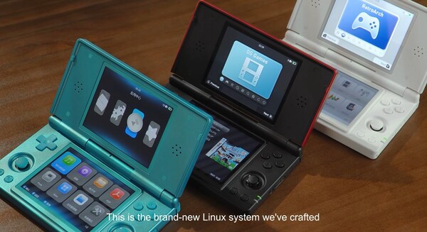 The Anbernic RG DS' Linux OS has three themes.