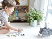 Children can connect Codeebot blocks together to create programs to control their robots. (Image source: Codee)