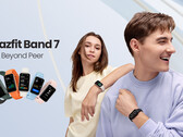 The Amazfit Band 7 comes in two colours with vibrant watch straps. (Image source: Amazfit)