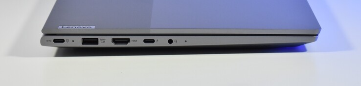 left: USB-C 3.2 Gen 2, USB-A 3.2 Gen 1, HDMI, Thunderbolt 4, 3.5mm Audio
