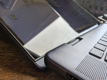 Edge-to-edge glass protection