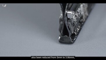 Vivo X Fold3 Pro: The new hinge made of lightweight carbon fiber.