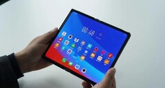 OPPO's foldable phone might be based on this prototype. (Source: Weibo)