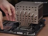 The AMD Ryzen 9 9950X is a beastly 16-core Zen 5 CPU, cooling which is no small task. (Image source: Bilibili)