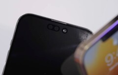 The iPhone 14 Pro Max and its dual punch hole cameras up close. (Image source: Unbox Therapy)
