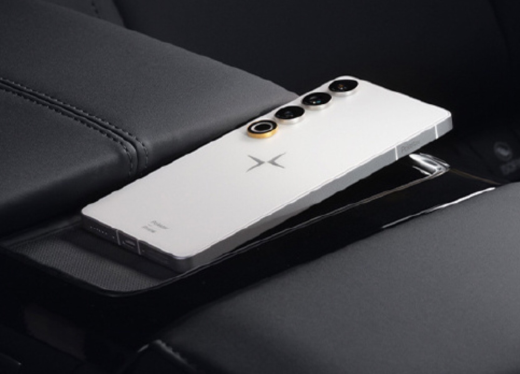 Polestar Phone เตรียมเปิดตัวอย่างเป็นทางการ 23 เมษายนนี้ 2 Polestar Phone เตรียมเปิดตัวอย่างเป็นทางการ 23 เมษายนนี้
