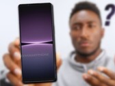 It remains to be seen if Sony will listen to MKBHD's wise words and release the Xperia 1 V in a more orderly fashion. (Image source: MKBHD/@OnLeaks - edited)