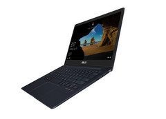 The Asus Zenbook UX331UAL now weighs less than 1 kg (2.2 lb), which makes it light as a feather.