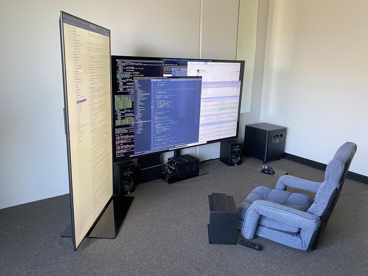 (Image source: u/deselected via r/battlestations)